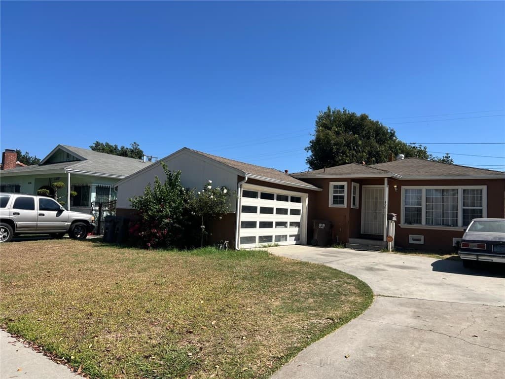 428 W School Street W