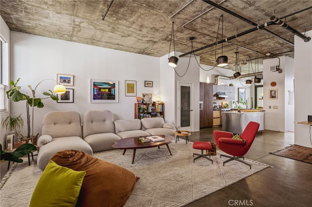 835 Locust 524