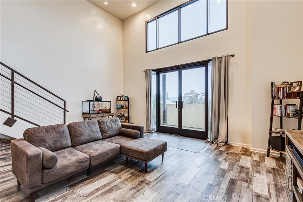 101 W Mission 327