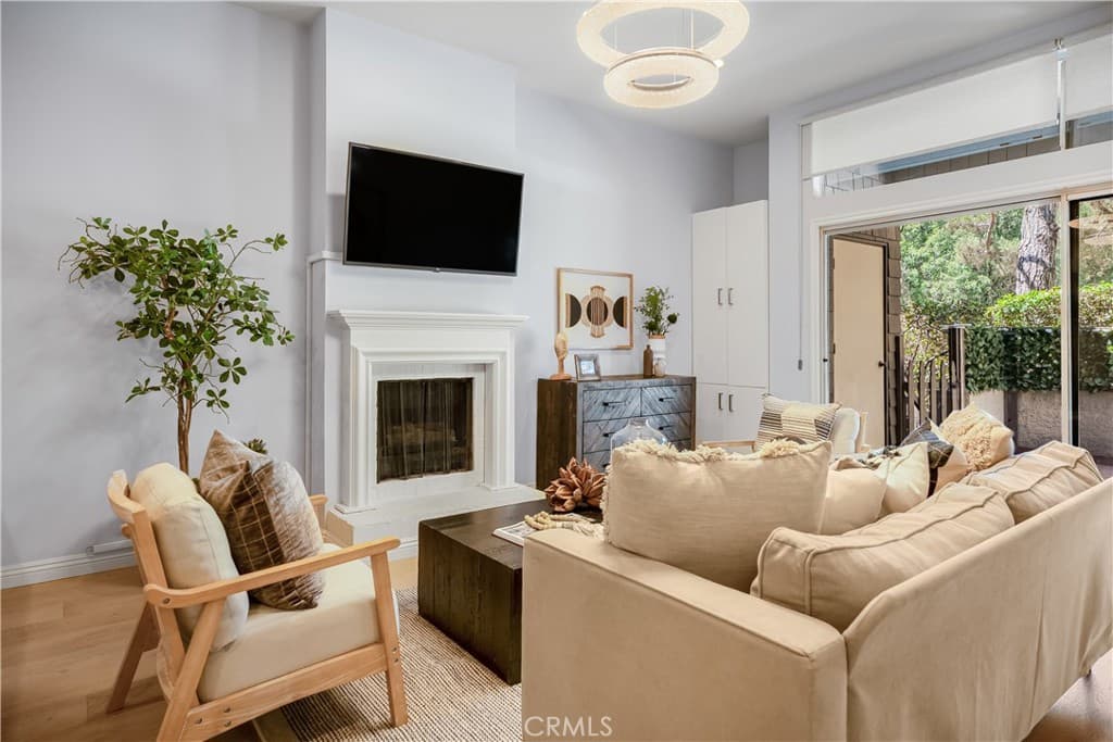 1054 Seco Street 106