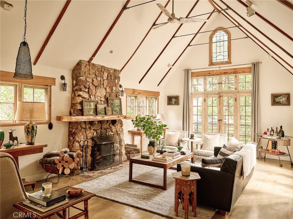 255 Hemlock