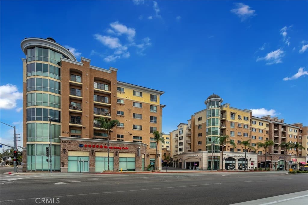 600 N Atlantic Boulevard 215