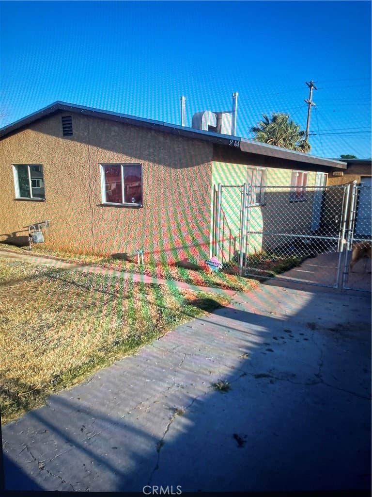 944 E Elizabeth