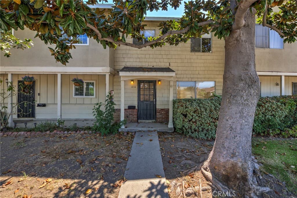 410 N Cerritos