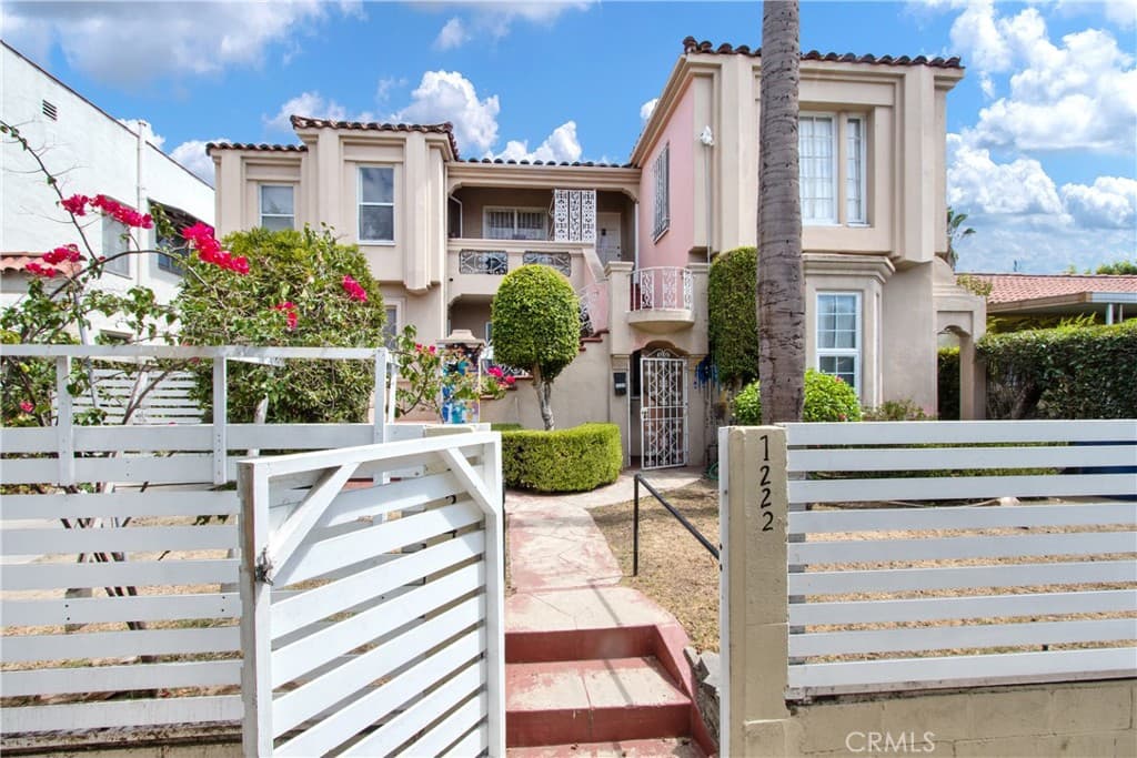 1222 S Cloverdale