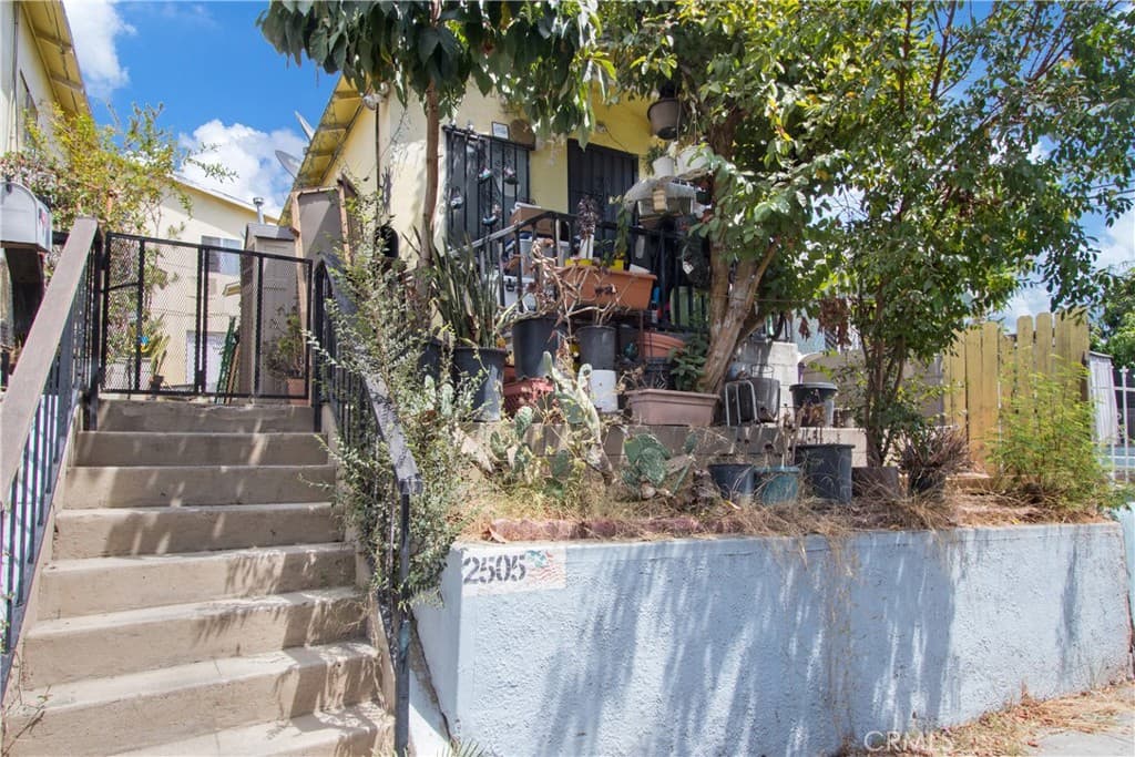 2505 Chelsea