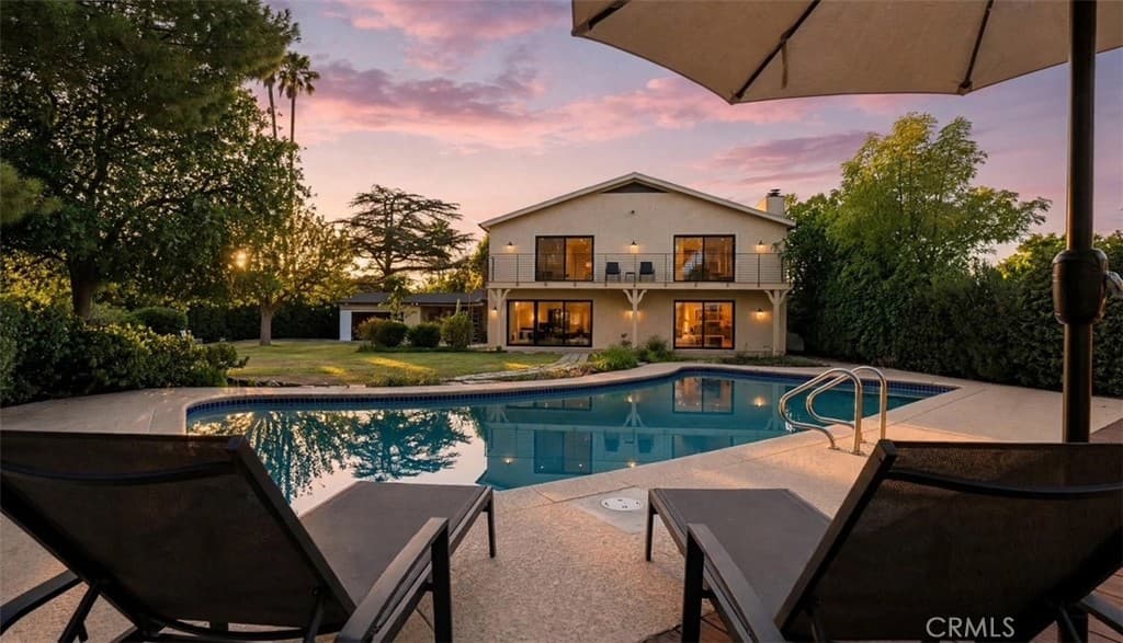 5950 Winnetka