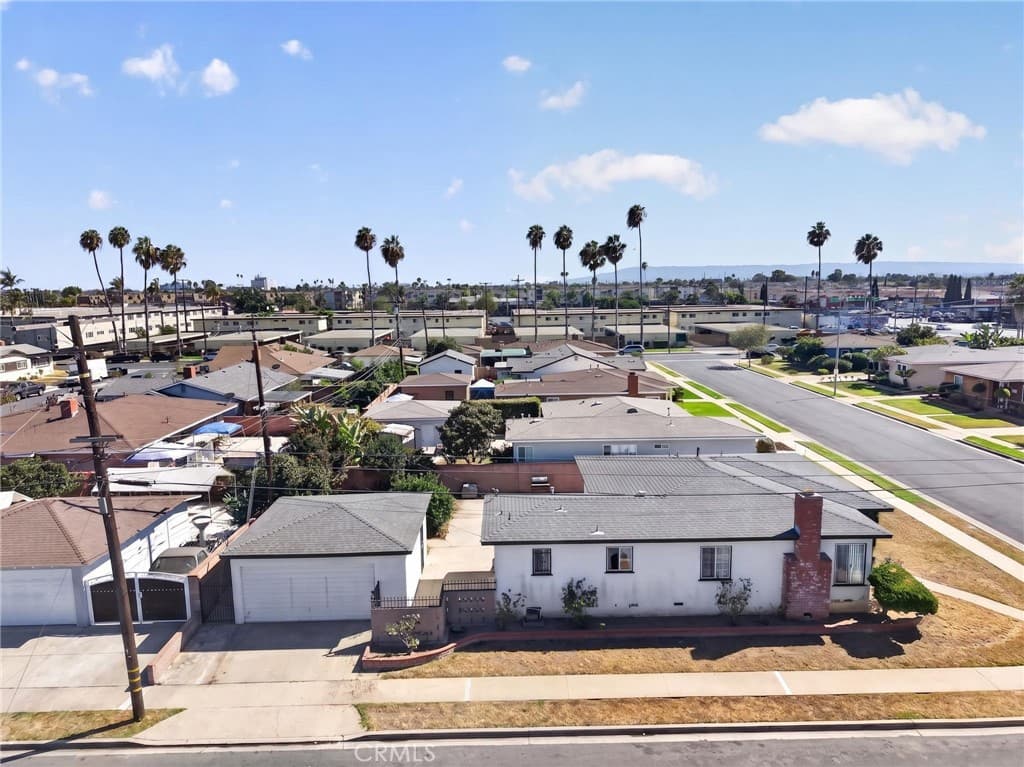 14100 S Mariposa