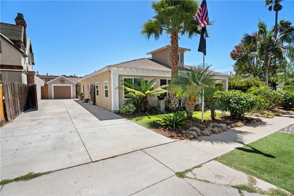 526 E Maple