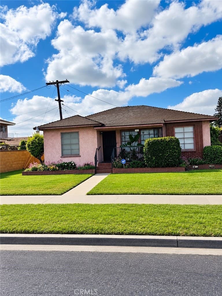 1008 W Stockwell