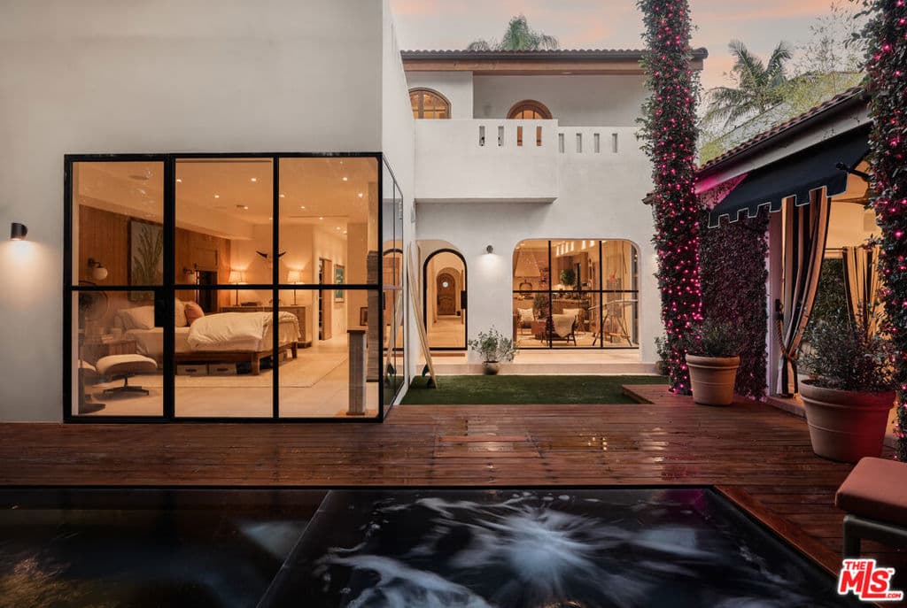 918 N La Jolla Avenue