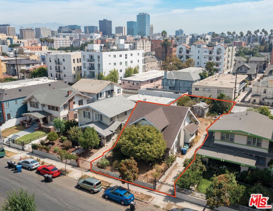 918 S Kingsley Drive
