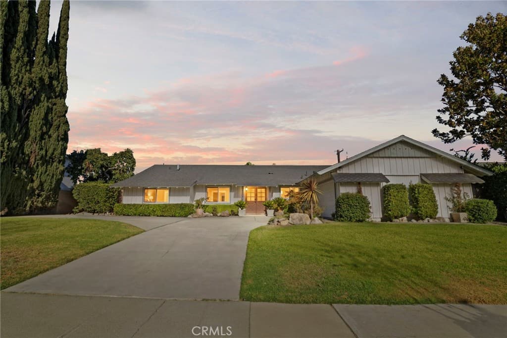 1338 N Albright