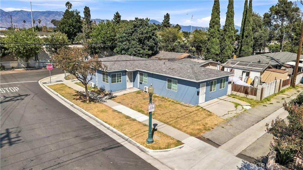 28 W Ramona Road