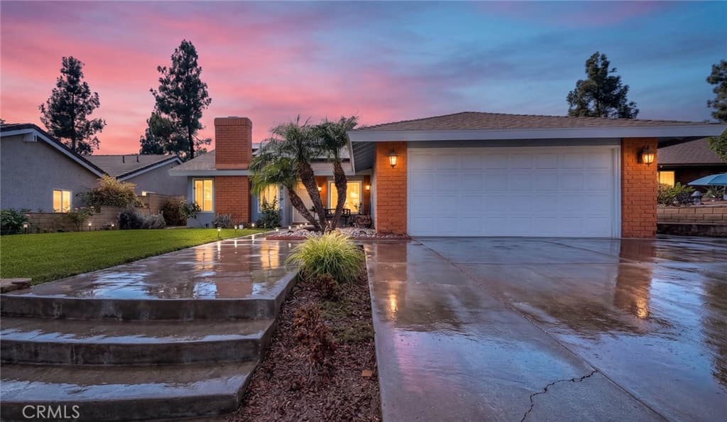 1537 Meadow Glen