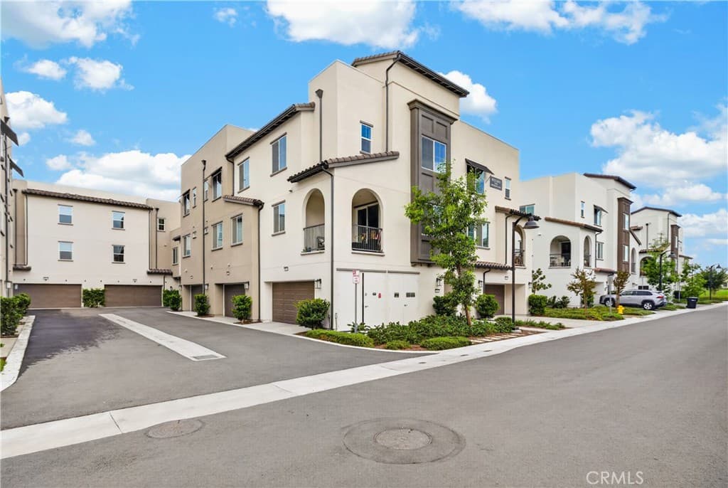 16140 Spicebush Ln