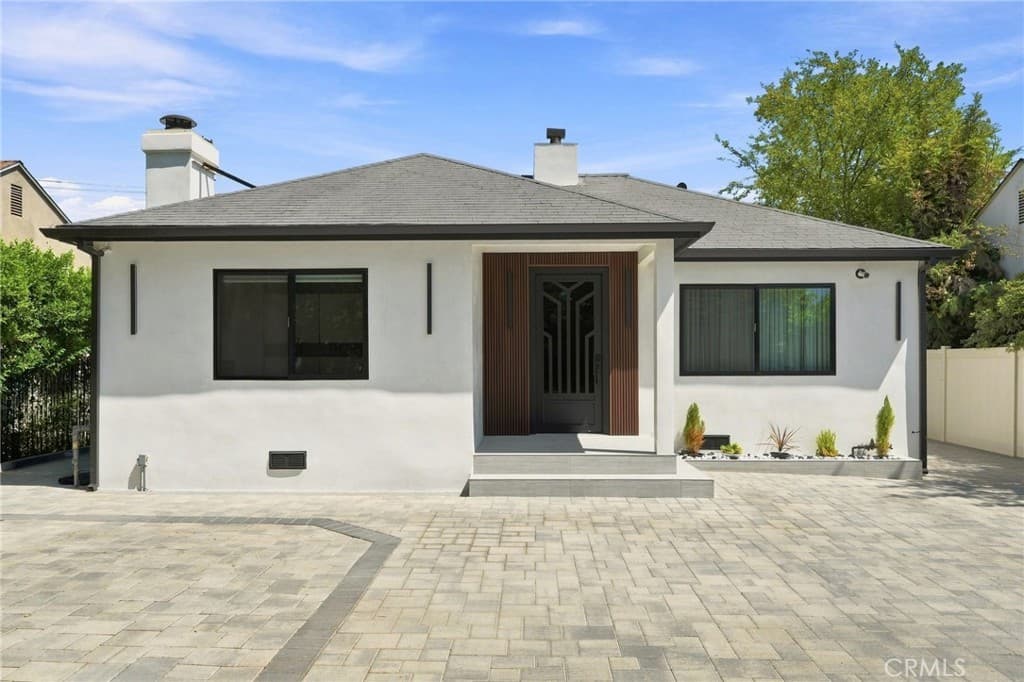 5954 Carpenter Avenue