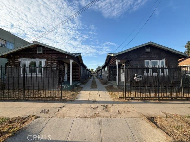 1094 W 39th
