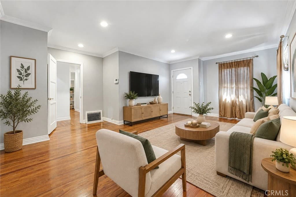 727 W 137th Place