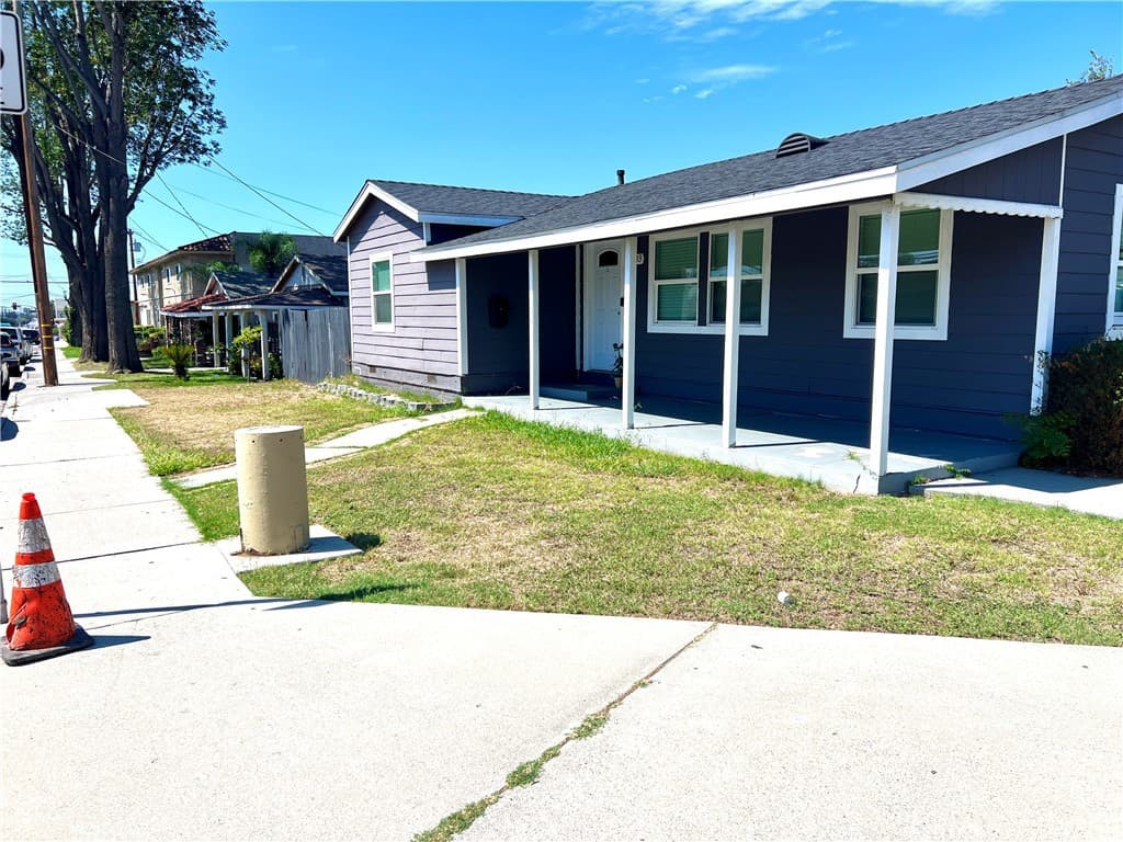 8603 Greenleaf