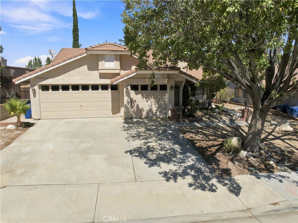 4825 Avenida Vista Verde