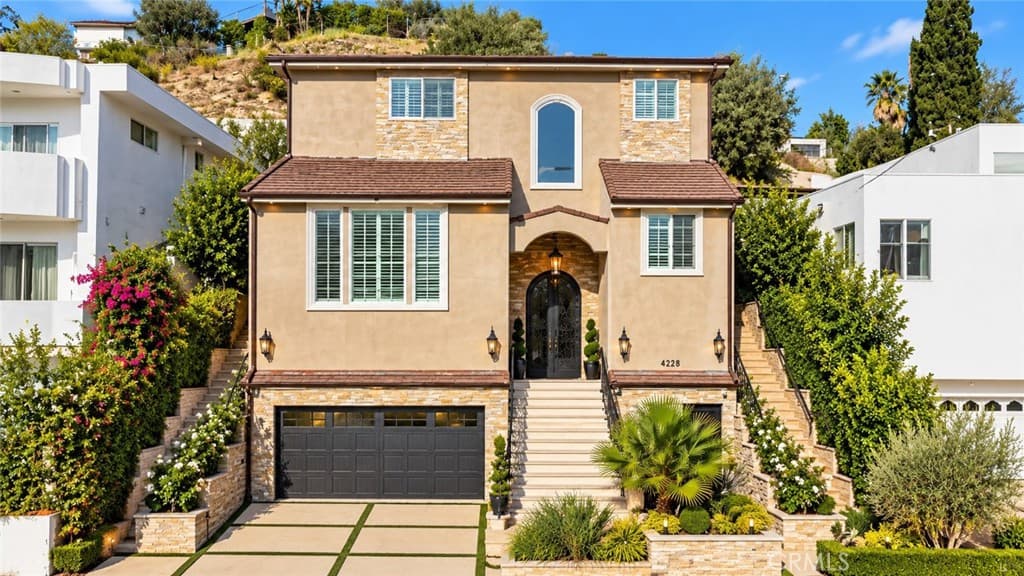 4228 Canoga Drive