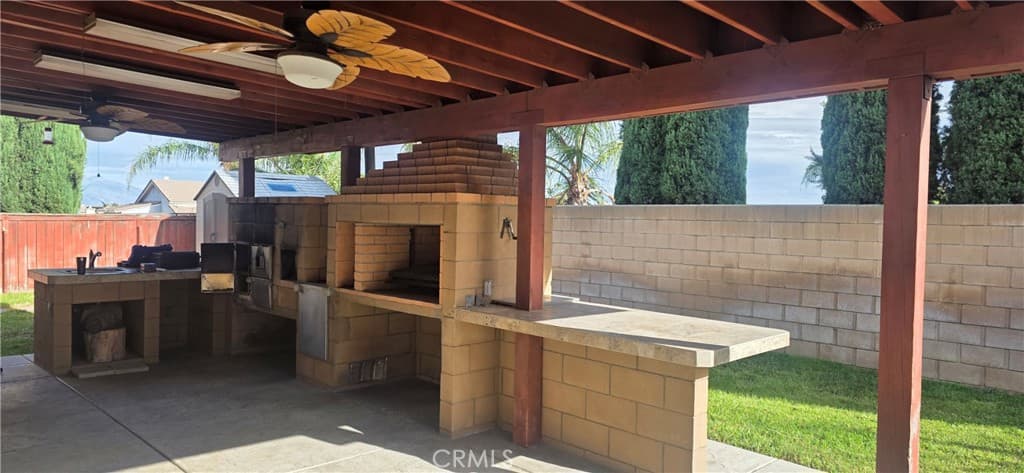2633 W Loma Vista Drive