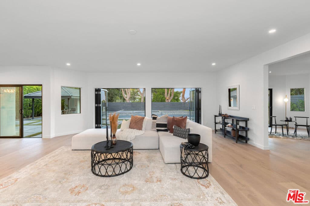 4256 Tarzana Estates Drive