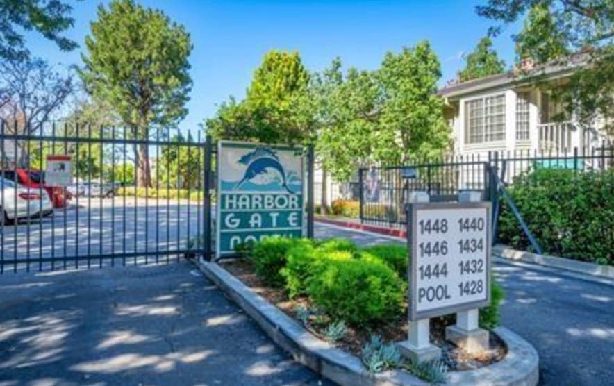 1446 Brett Place 36