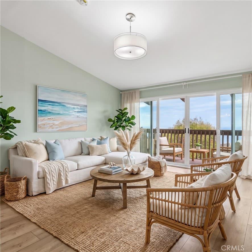 6542 Ocean Crest Drive B306