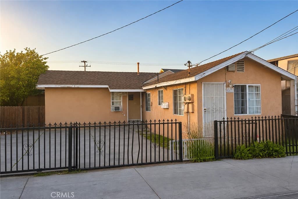 2031 E Spaulding Way