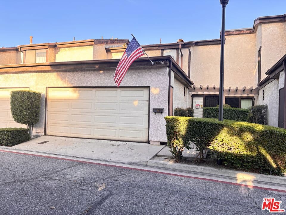 10010 Aspen Circle