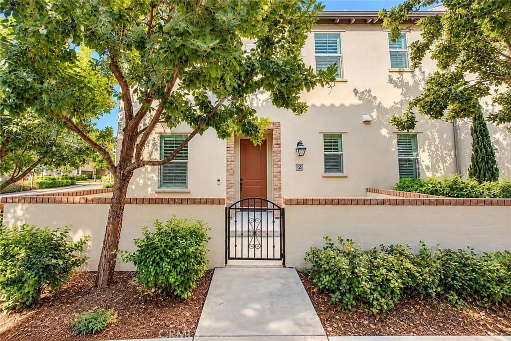 3440 E Santa Clara