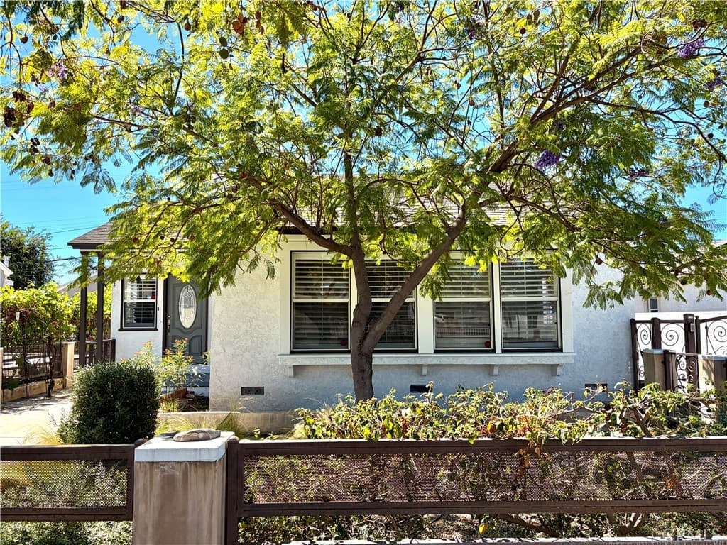 372 E Floral Drive