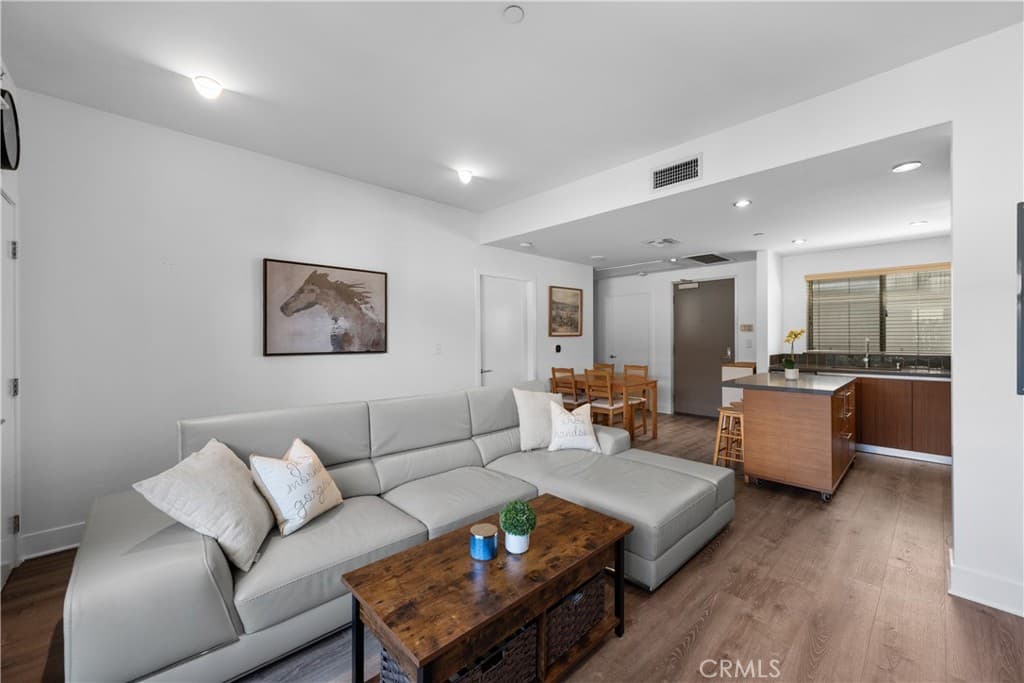1700 Sawtelle Boulevard 317