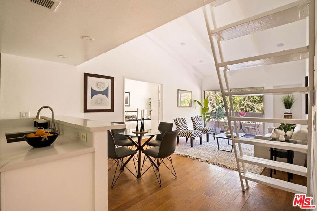2700 Cahuenga Boulevard 4303