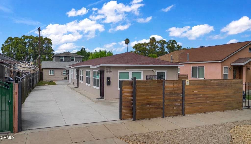 3136 3138 Casitas Avenue