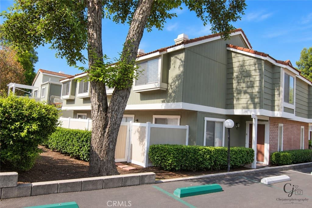 1020 Golden Springs A