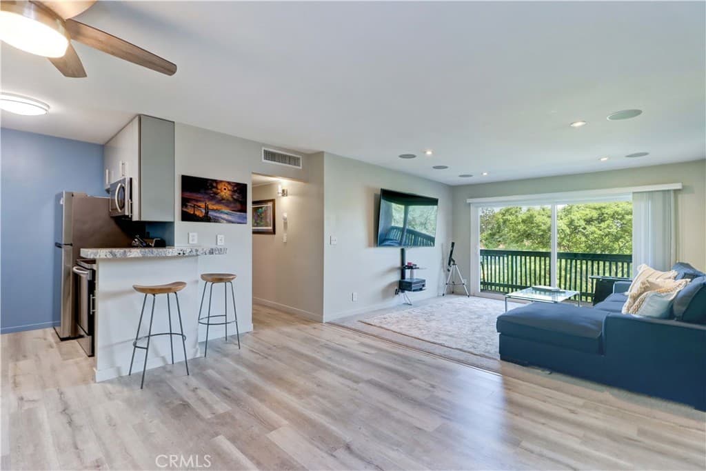 576 N Bellflower Boulevard 303