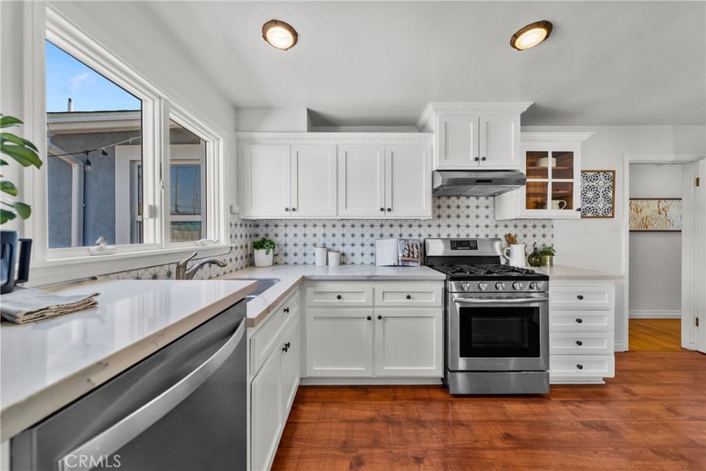 611 W 27th