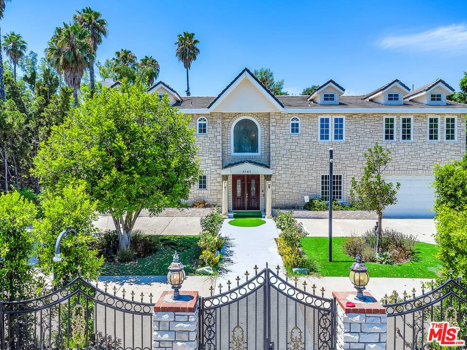 5545 Aura Avenue