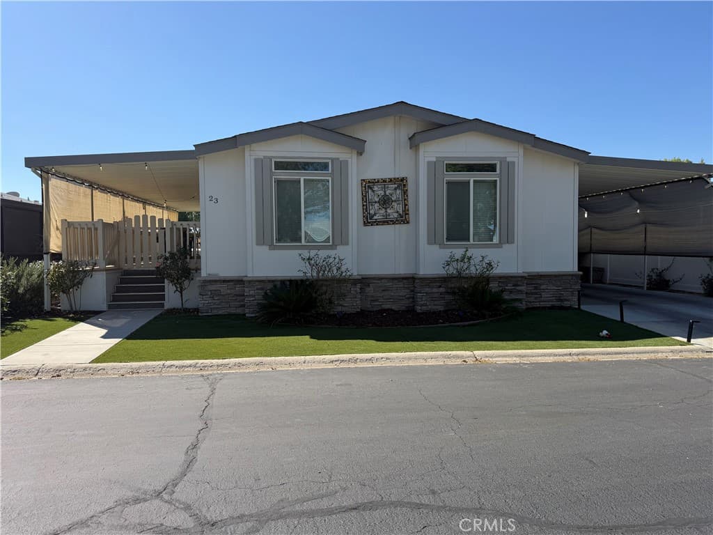 2121 E Avenue I 23