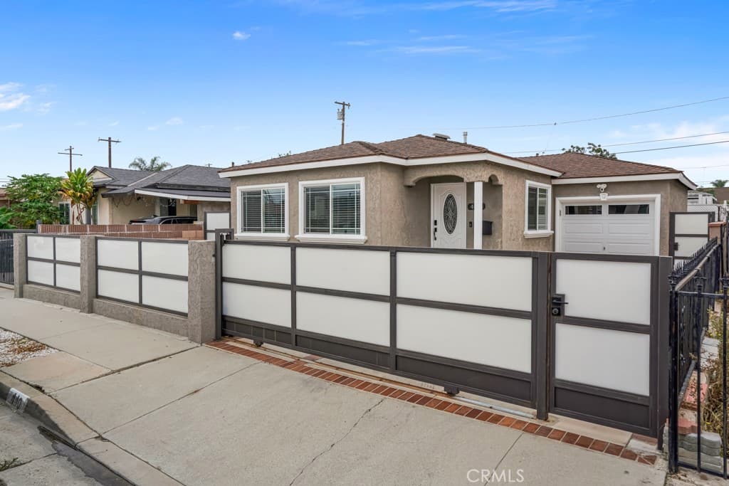 440 E Desford