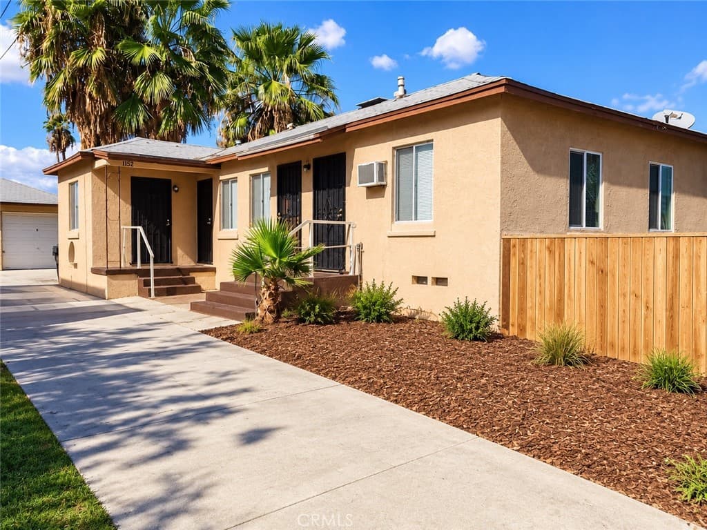 1152 N Acacia Ave