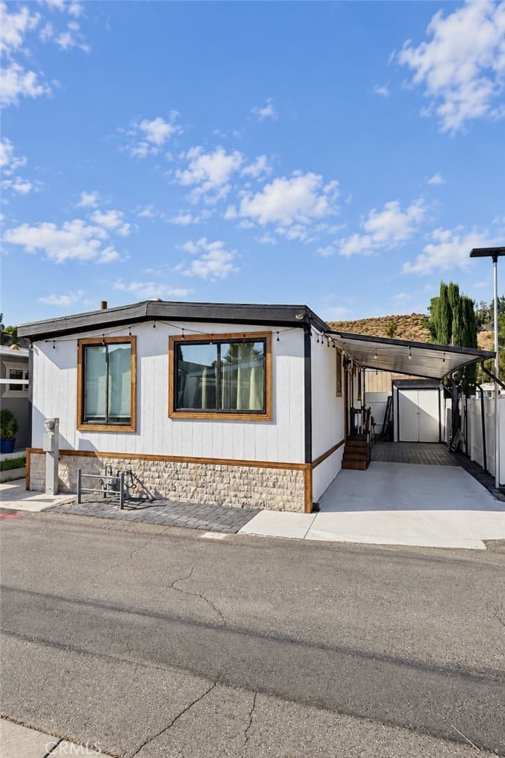 18035 Soledad Canyon Road 47