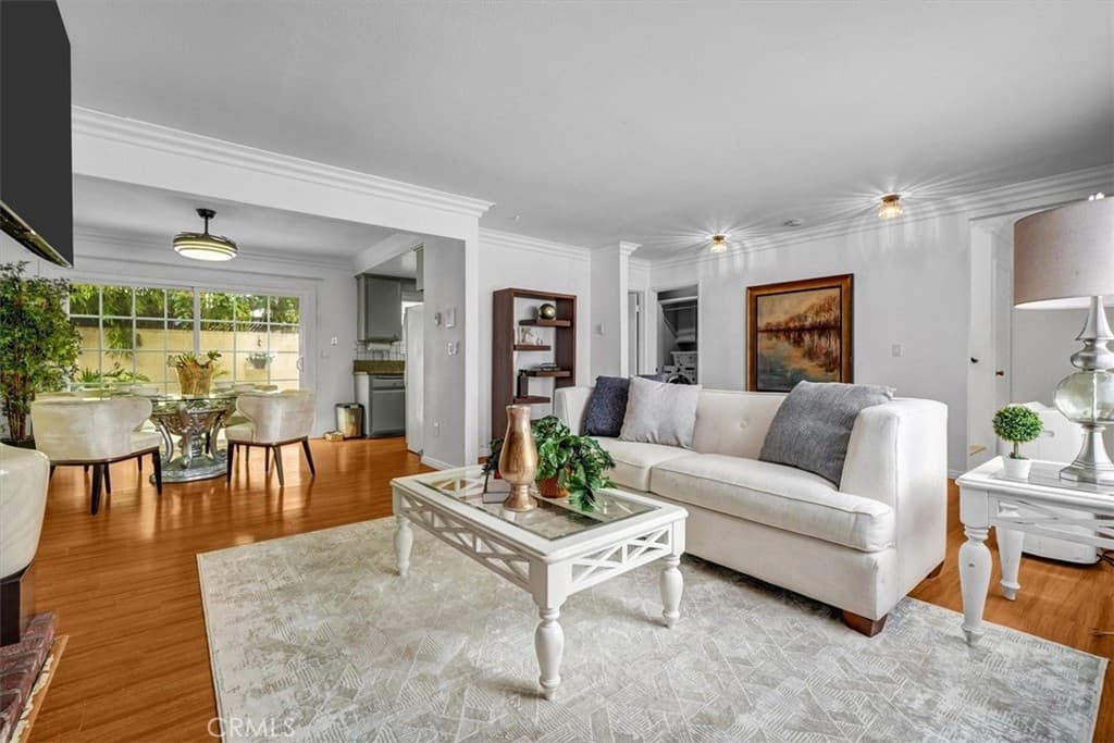 232 W 11th 3
