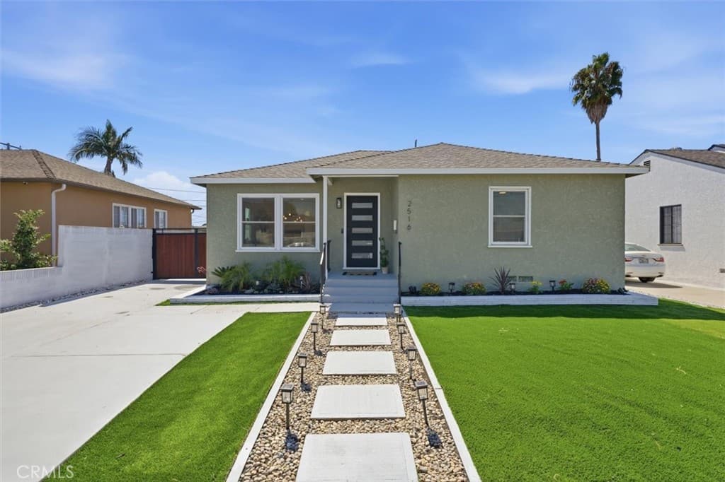 2516 W 164th