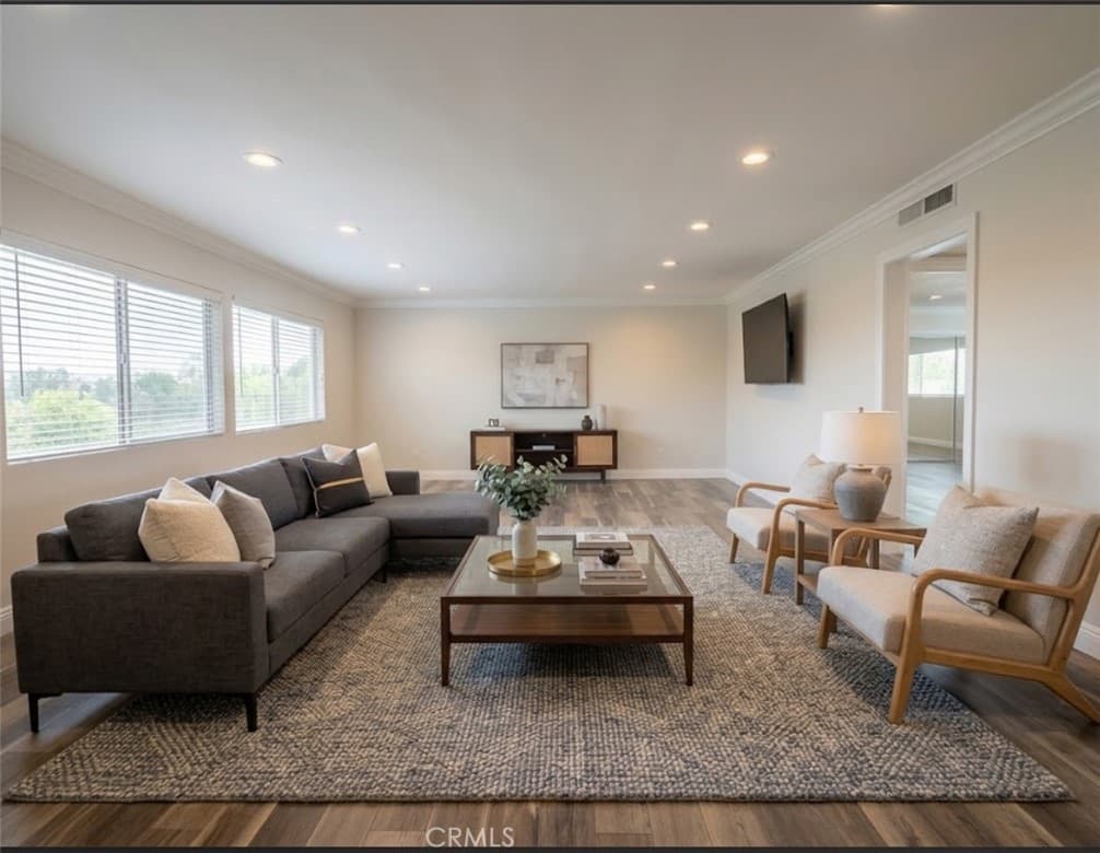 5354 Lindley 204