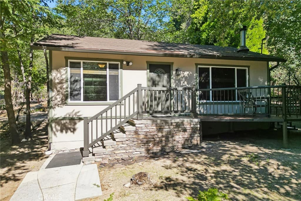 6028 Lake
