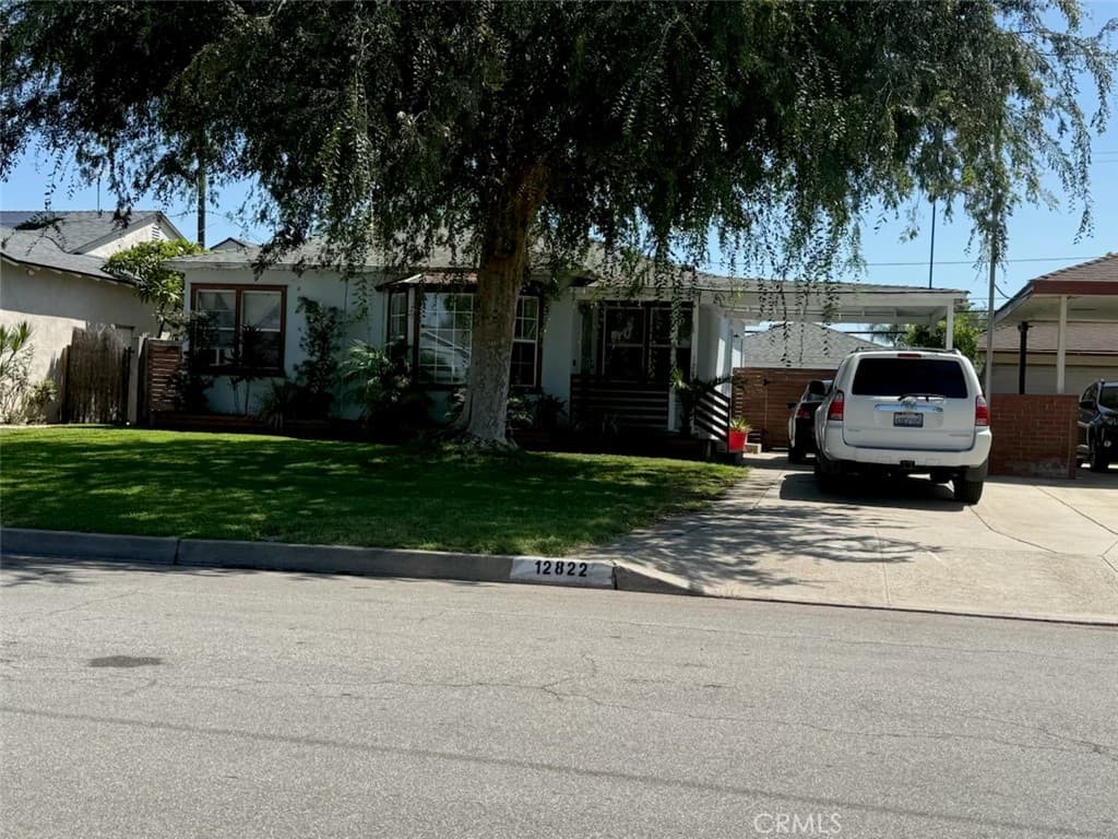 12822 glynn Avenue